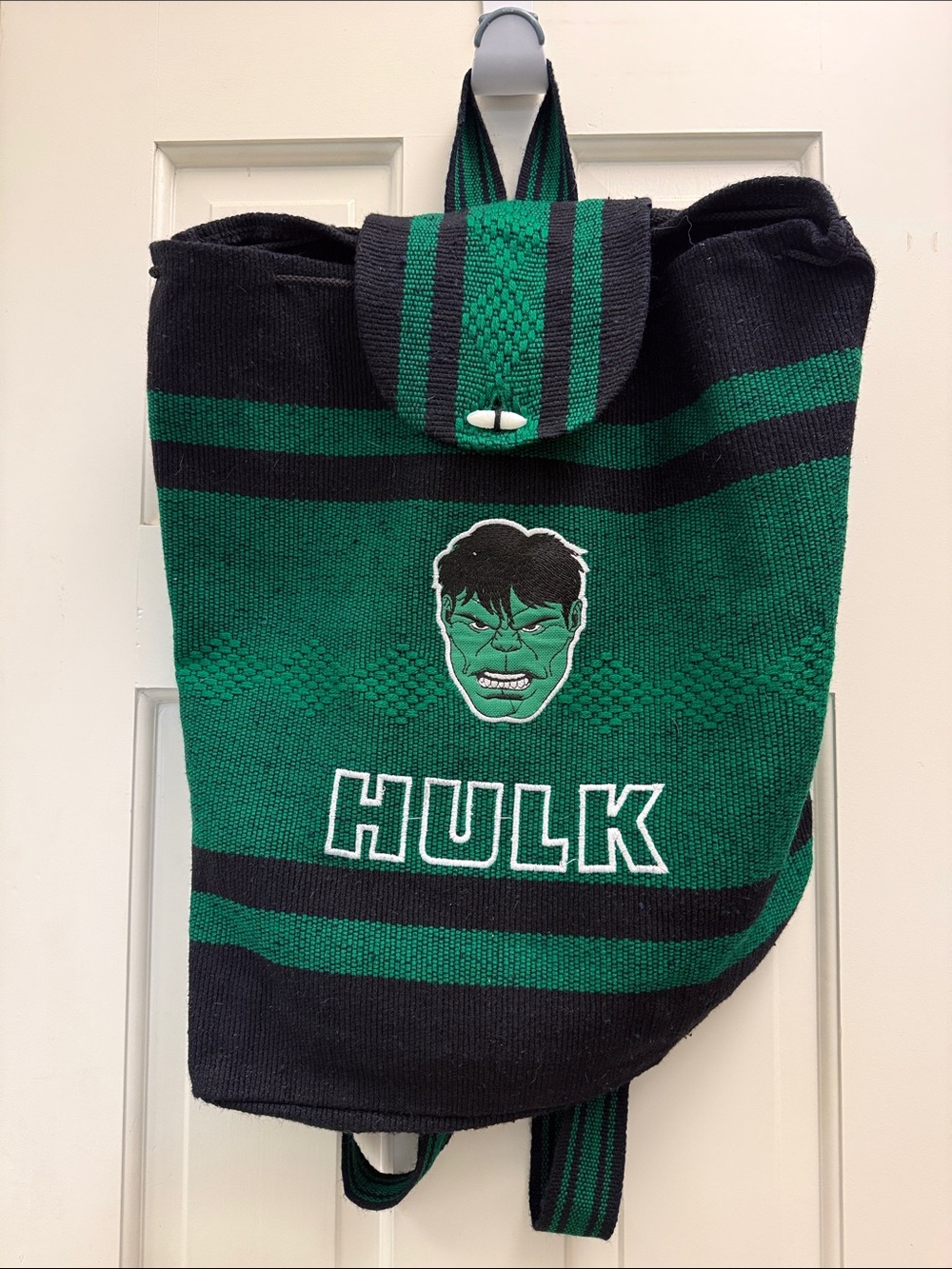 Beautifully Designed Incredible Hulk Woven Back Pack/Bag. Excellent condition